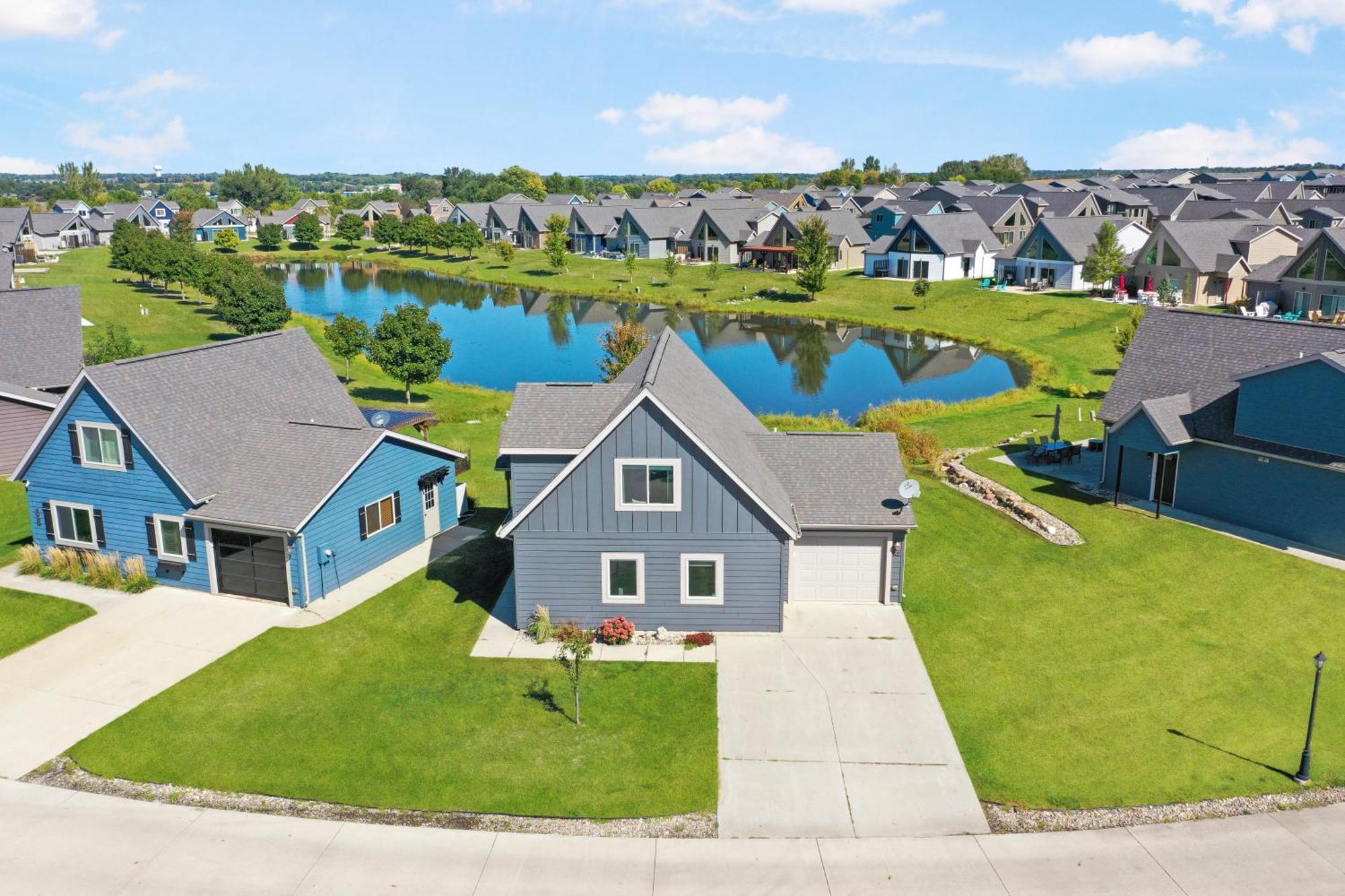 Boho Bungalow On The Pond W/ Hot Tub Arnolds Park Exterior foto